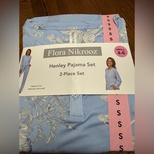 Flora Nikrooz Henley 2 Piece Pajama Set. NWT. Size Small.
